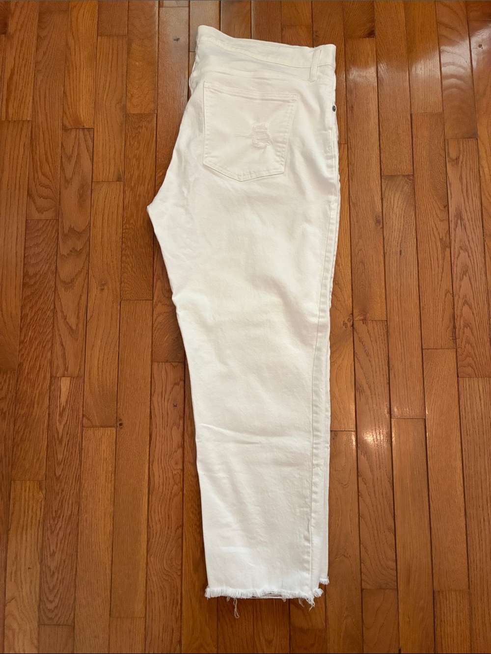 GAP White Boyfriend Jeans with Raw Hem